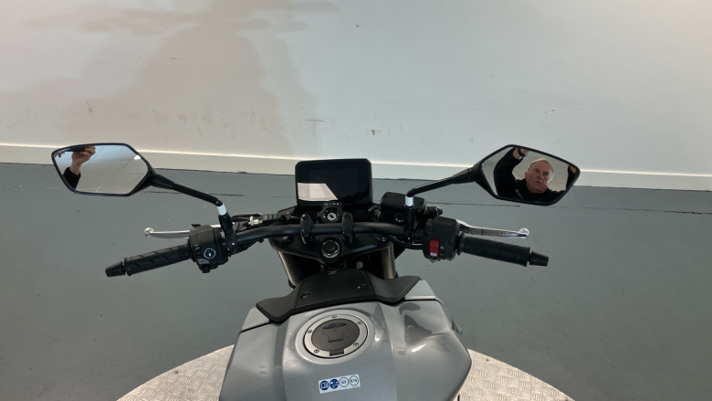 Honda CB750 Hornet (25MY)